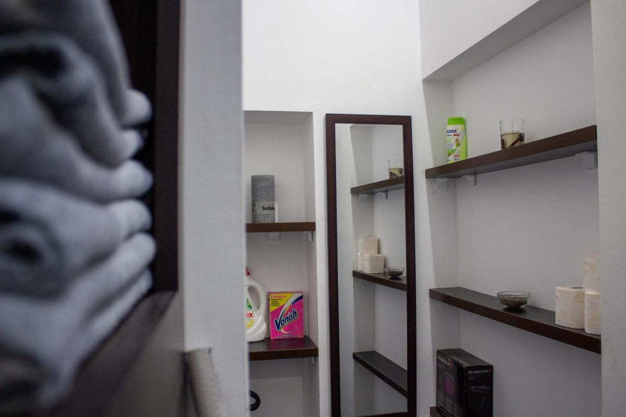 Yox Apartment 1 Oradea Buitenkant foto