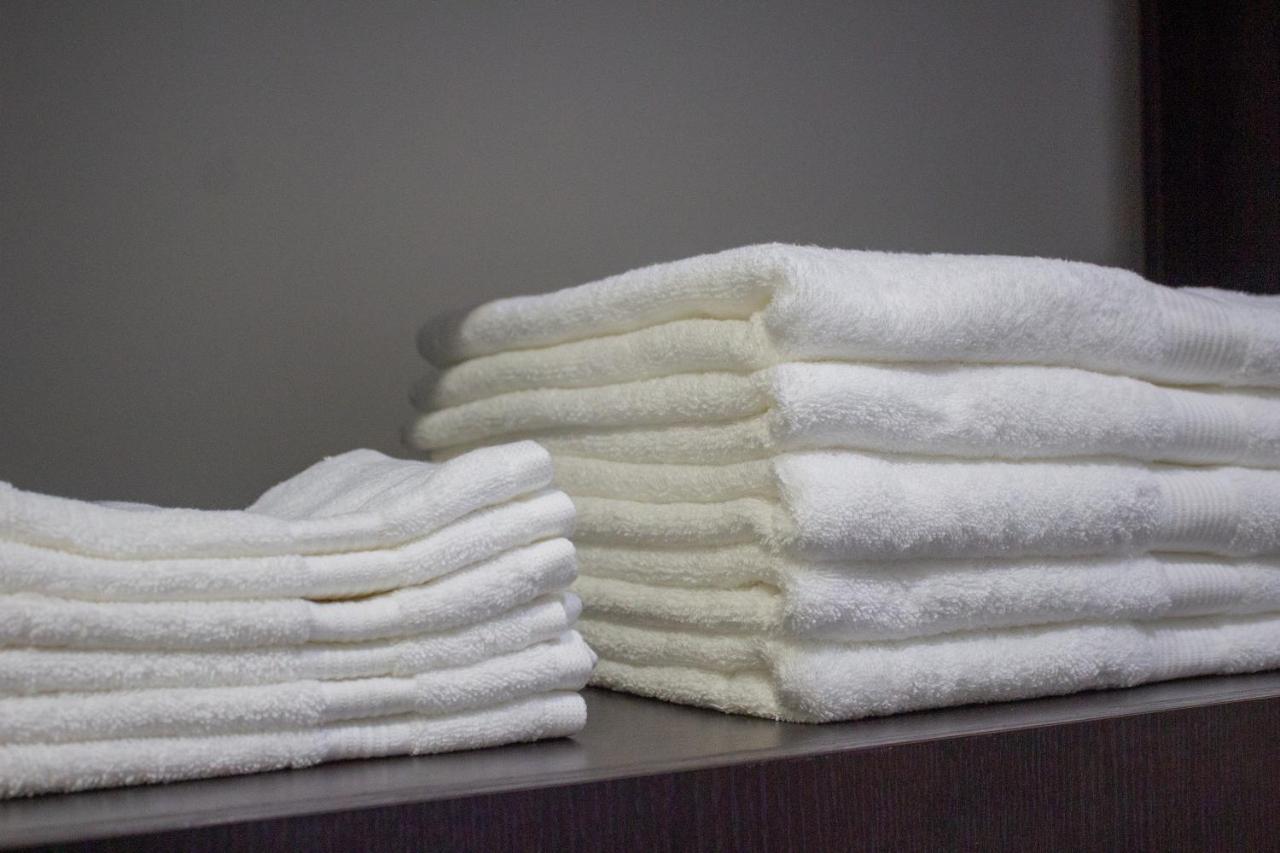 Yox Apartment 1 Oradea Buitenkant foto