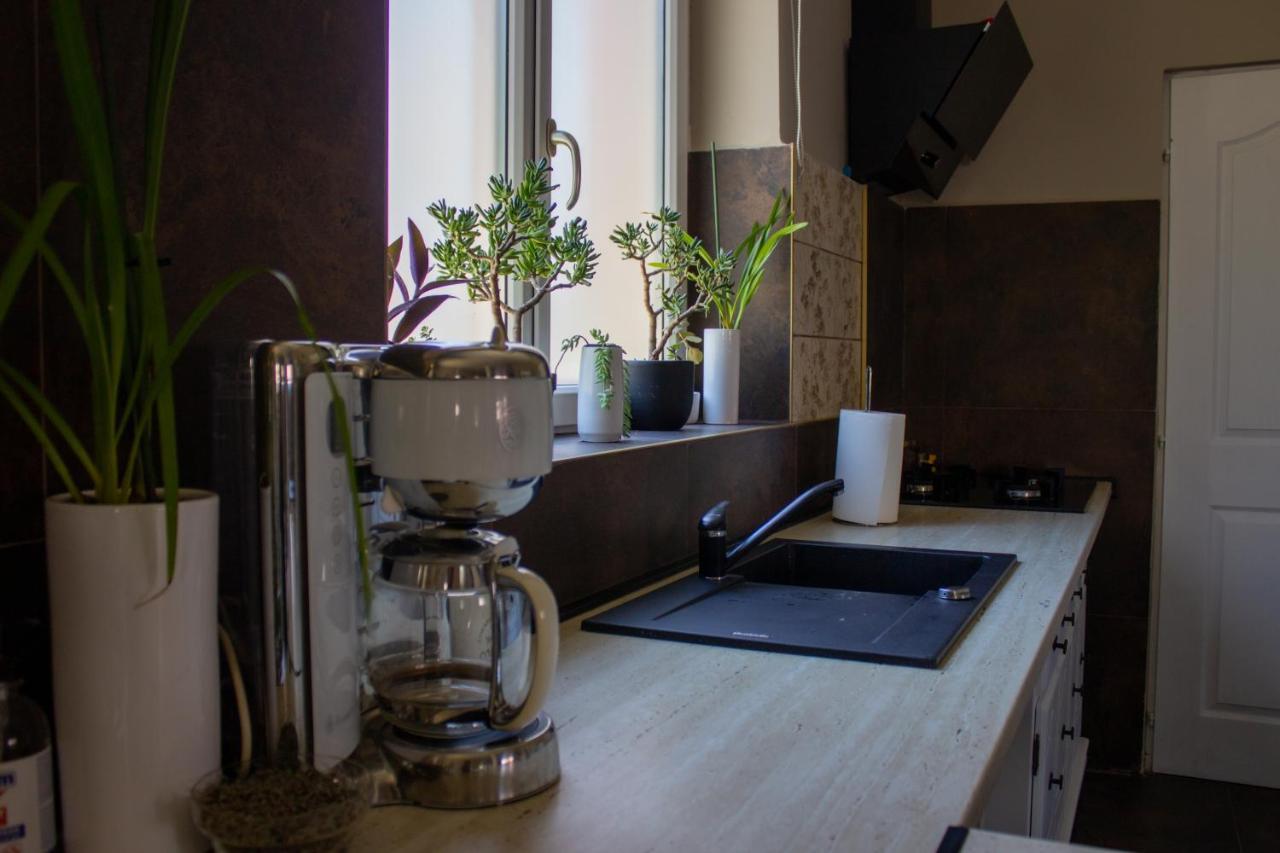 Yox Apartment 1 Oradea Buitenkant foto