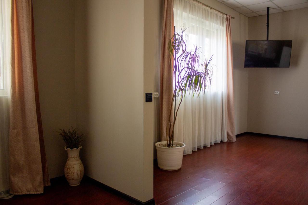 Yox Apartment 1 Oradea Buitenkant foto